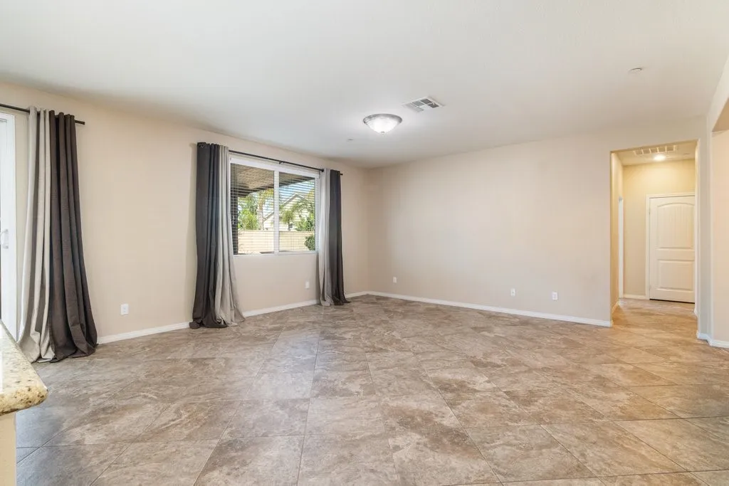 34701 Portarosa Street, Winchester, California 92596 home-pic-6