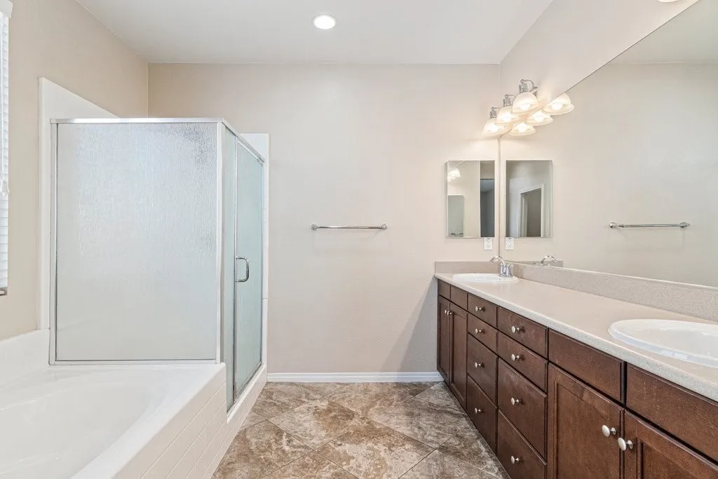 34701 Portarosa Street, Winchester, California 92596 home-pic-16