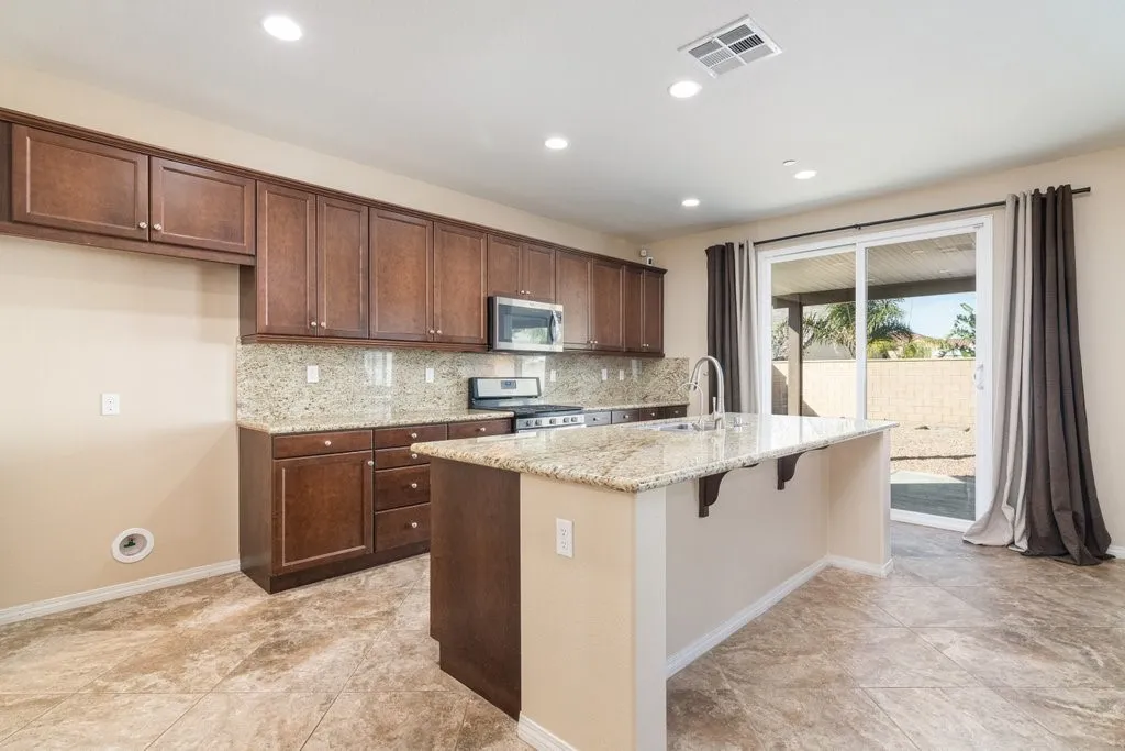 34701 Portarosa Street, Winchester, California 92596 home-pic-7