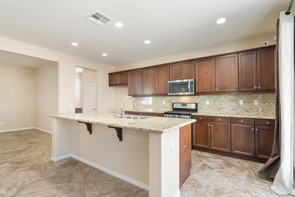 34701 Portarosa Street, Winchester, California 92596 home-pic-8
