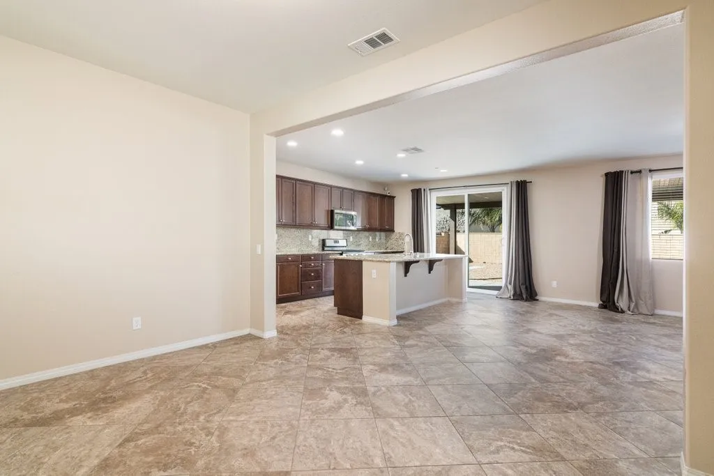 34701 Portarosa Street, Winchester, California 92596 home-pic-11