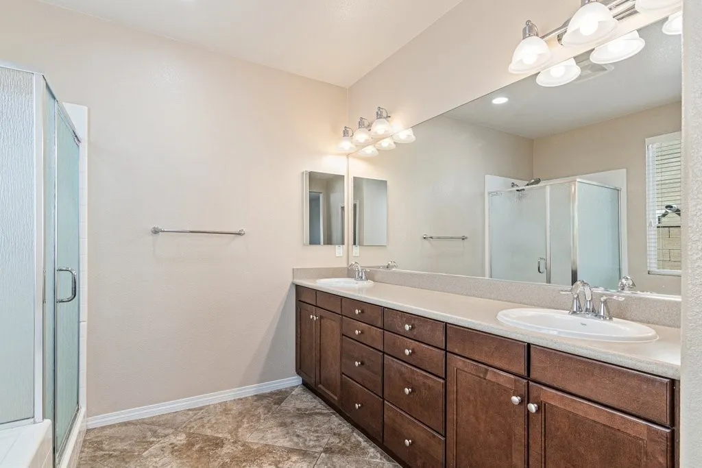 34701 Portarosa Street, Winchester, California 92596 home-pic-17