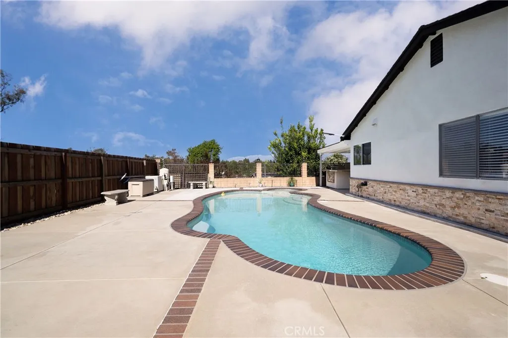 3986 Valle Vista Dr., Chino Hills, California 91709 home-pic-17