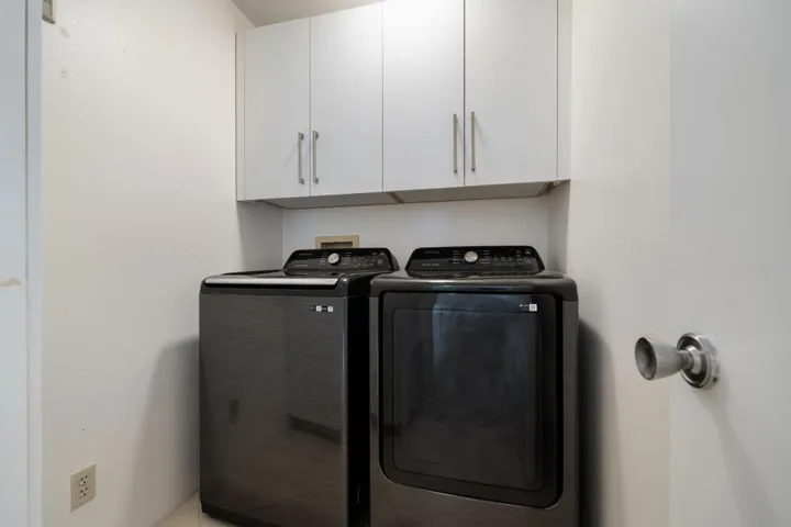 559040EB-D193-432D-855A-01339041523D