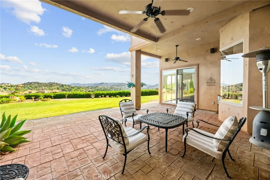 37654 Calle De Lobo, Murrieta, California 92562 home-pic-52
