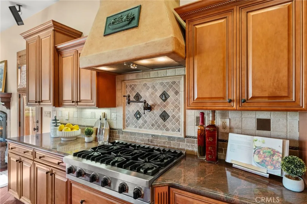 37654 Calle De Lobo, Murrieta, California 92562 home-pic-23