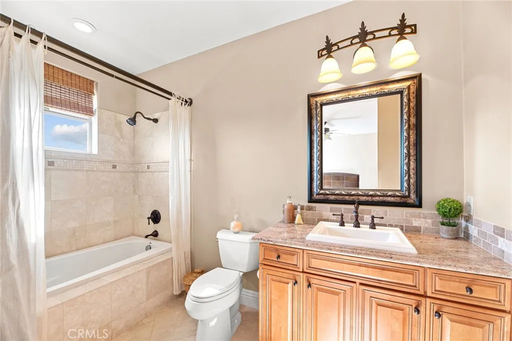 37654 Calle De Lobo, Murrieta, California 92562 home-pic-43
