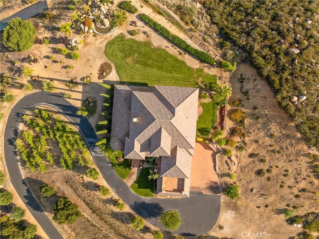 37654 Calle De Lobo, Murrieta, California 92562 home-pic-7