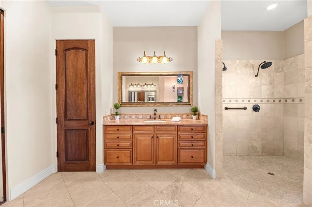 37654 Calle De Lobo, Murrieta, California 92562 home-pic-35