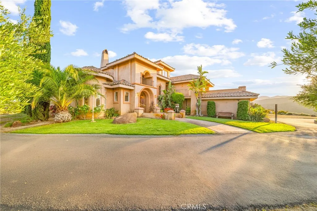 37654 Calle De Lobo, Murrieta, California 92562 home-pic-57