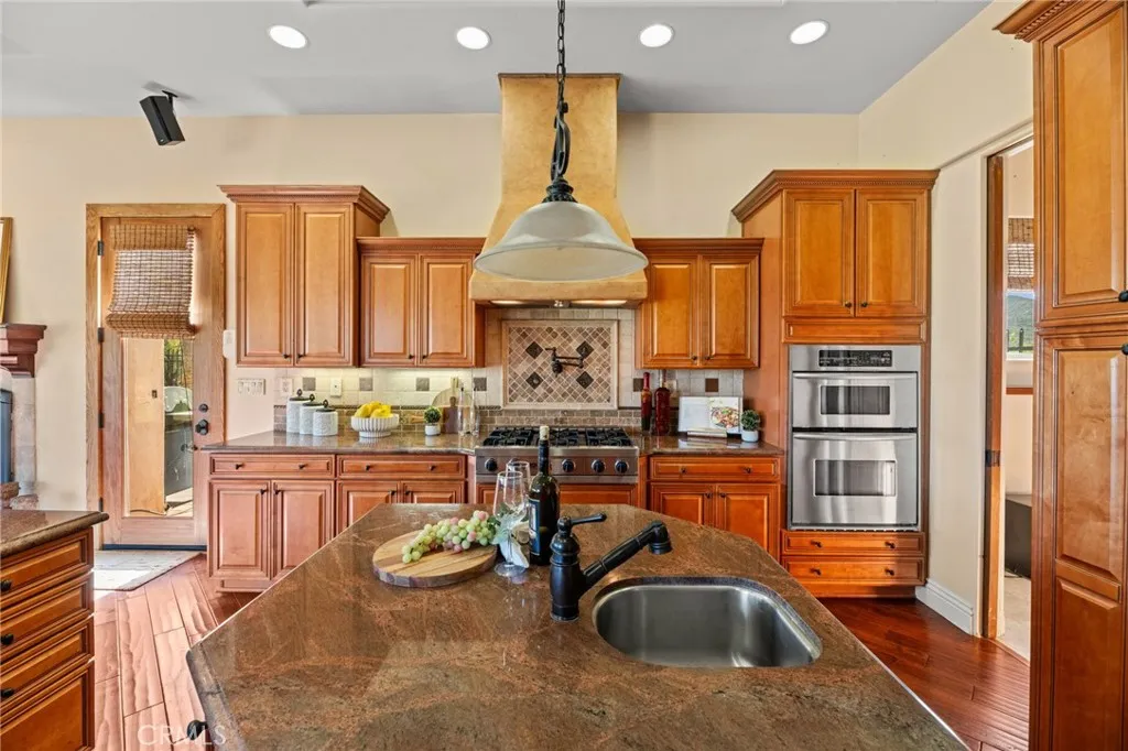 37654 Calle De Lobo, Murrieta, California 92562 home-pic-24