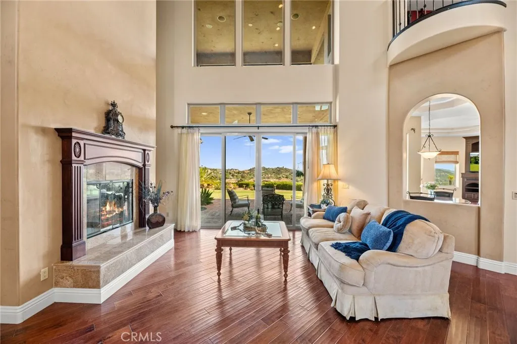 37654 Calle De Lobo, Murrieta, California 92562 home-pic-15