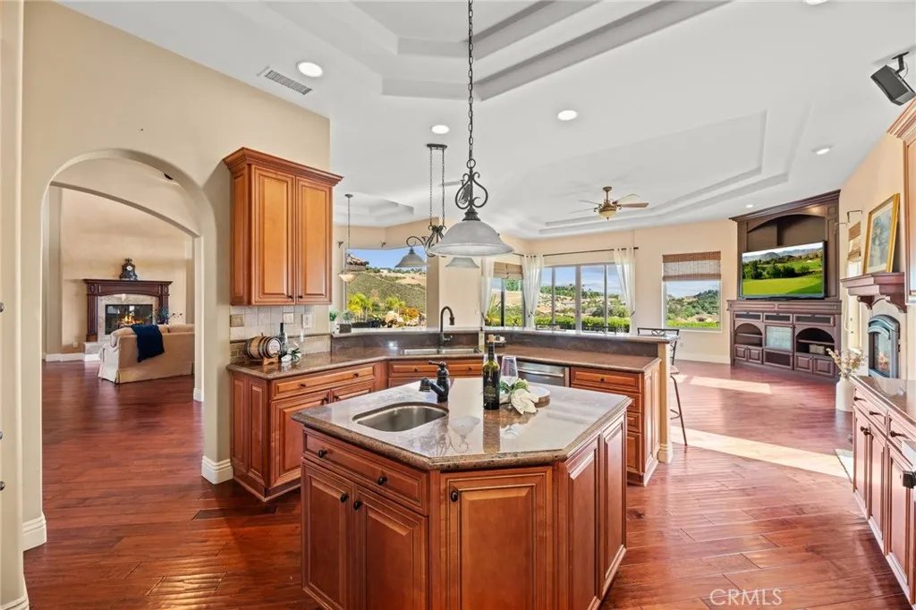 37654 Calle De Lobo, Murrieta, California 92562 home-pic-25