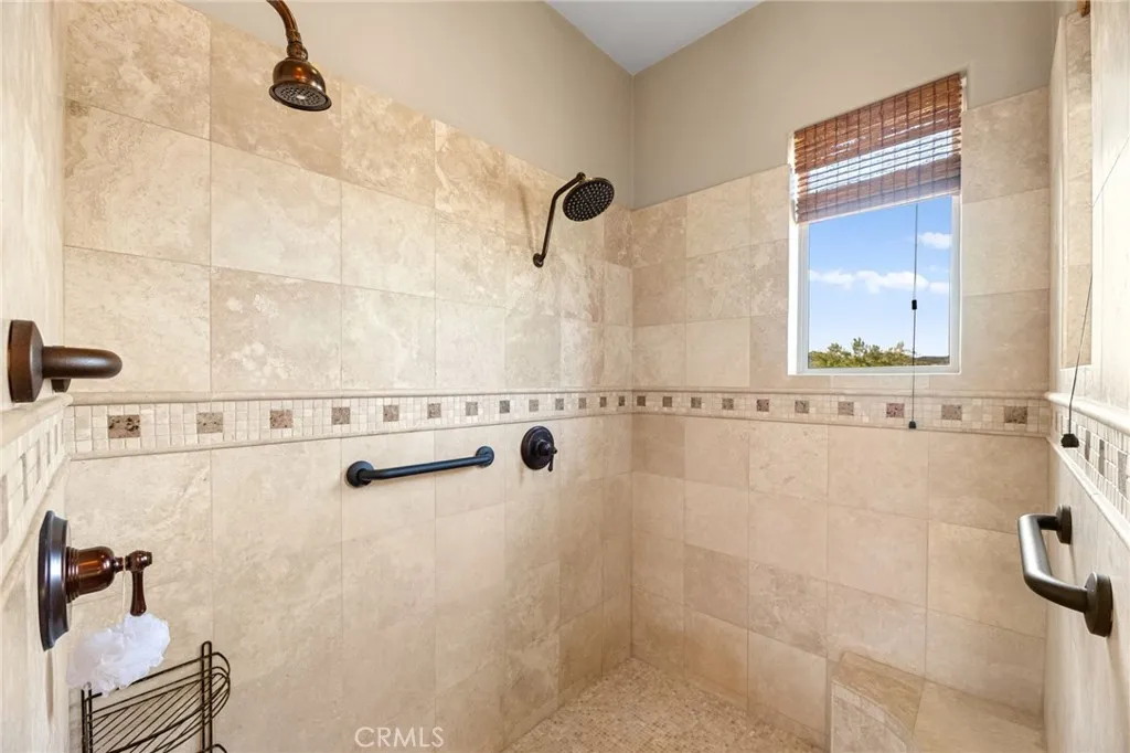 37654 Calle De Lobo, Murrieta, California 92562 home-pic-36