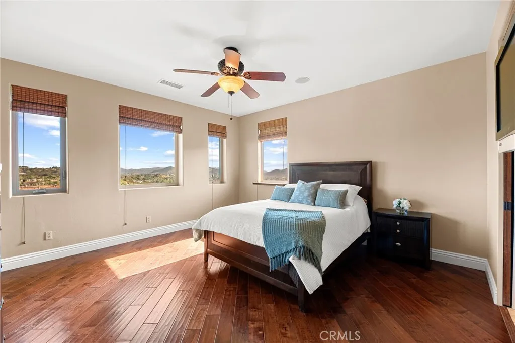 37654 Calle De Lobo, Murrieta, California 92562 home-pic-46