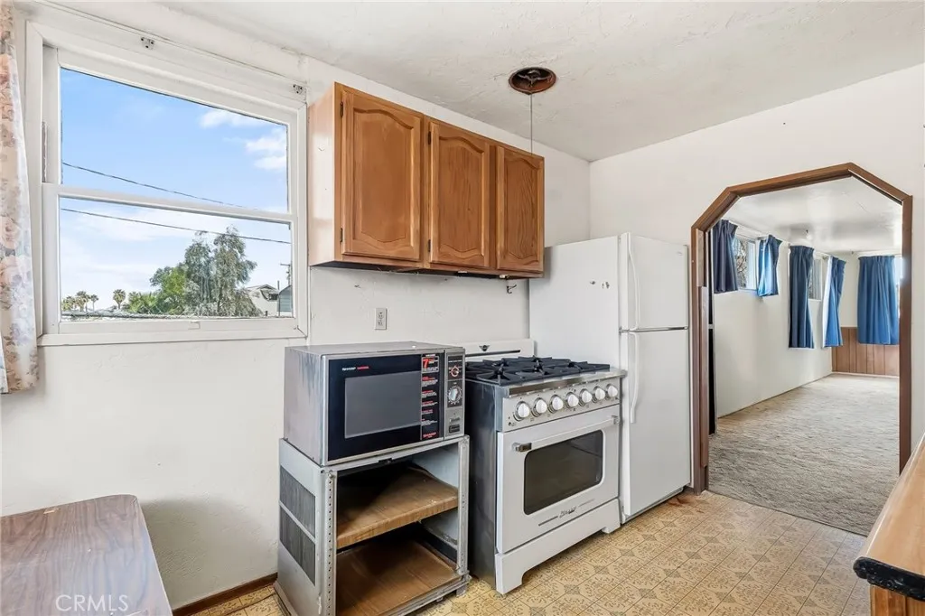 516 Palm Way, Needles, California 92363 home-pic-16
