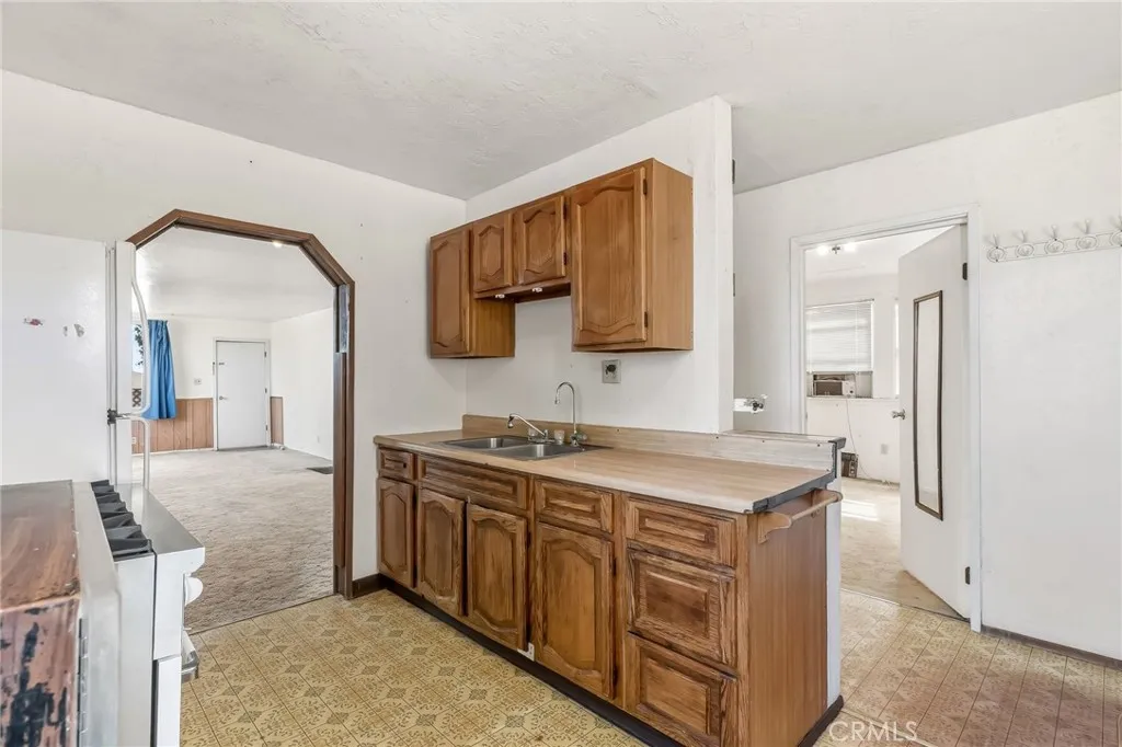 516 Palm Way, Needles, California 92363 home-pic-17