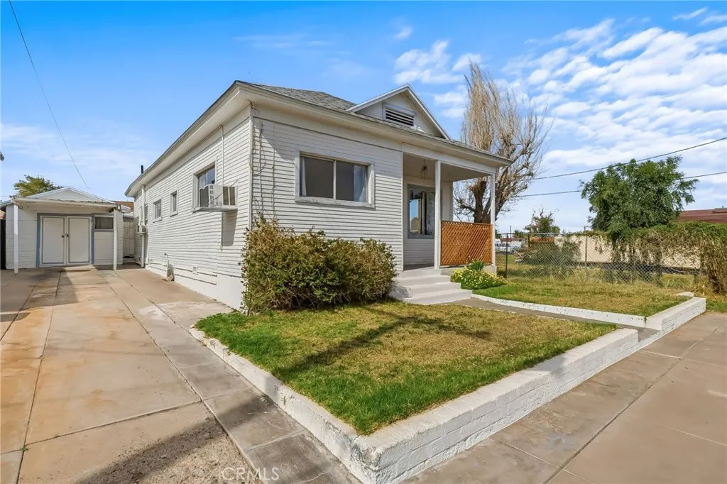 516 Palm Way, Needles, California 92363 home-pic-9