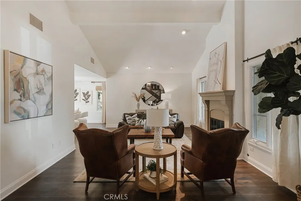 18162 Stratford Circle, Villa Park, California 92861 home-pic-5