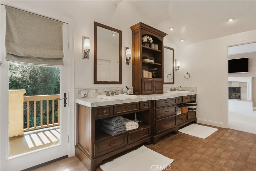 18162 Stratford Circle, Villa Park, California 92861 home-pic-47