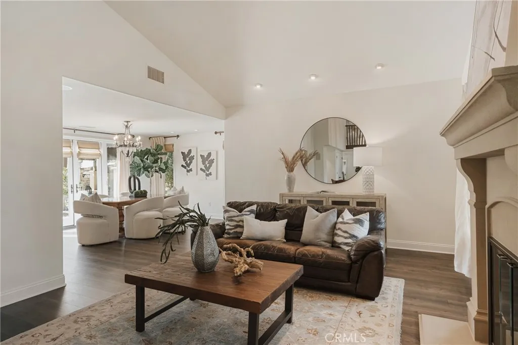 18162 Stratford Circle, Villa Park, California 92861 home-pic-6