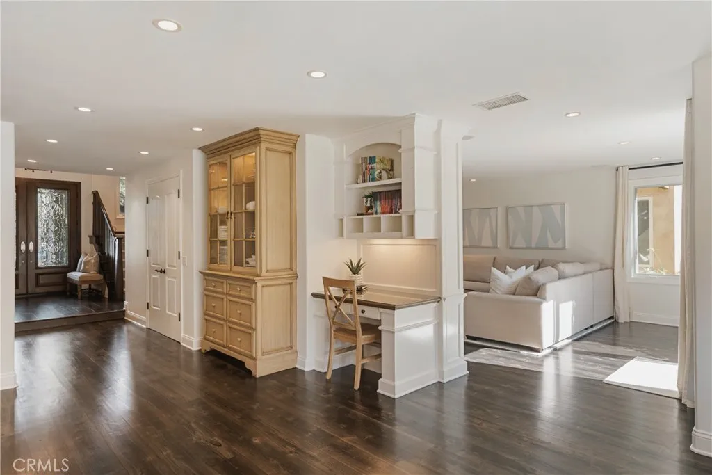 18162 Stratford Circle, Villa Park, California 92861 home-pic-17