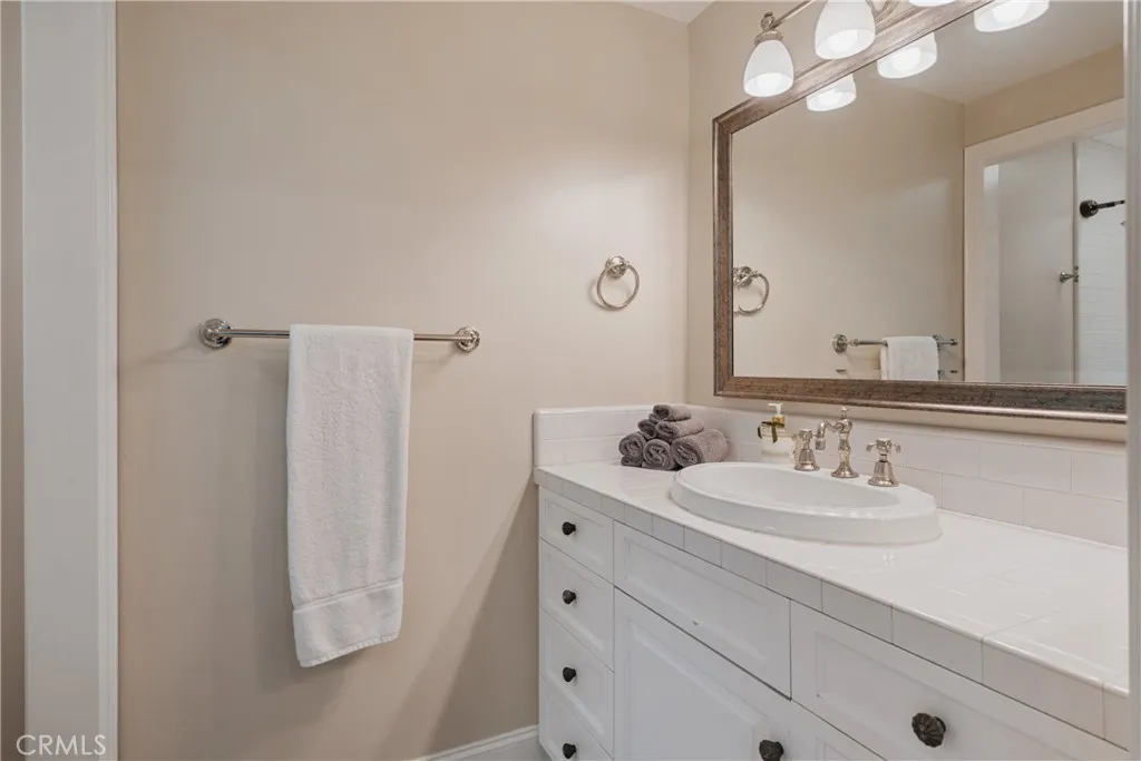 18162 Stratford Circle, Villa Park, California 92861 home-pic-42