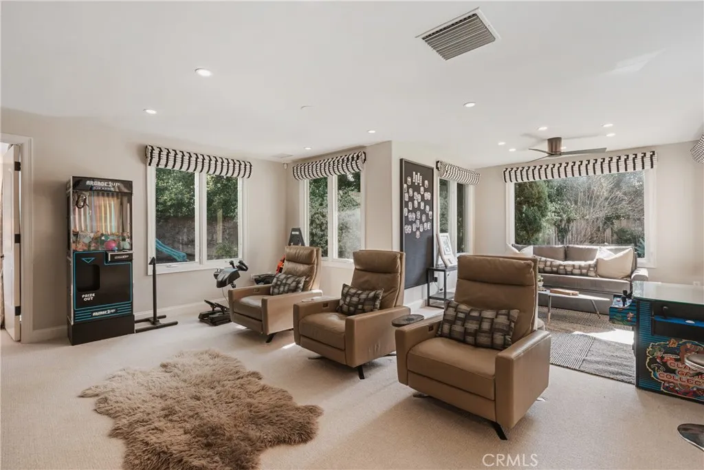 18162 Stratford Circle, Villa Park, California 92861 home-pic-28