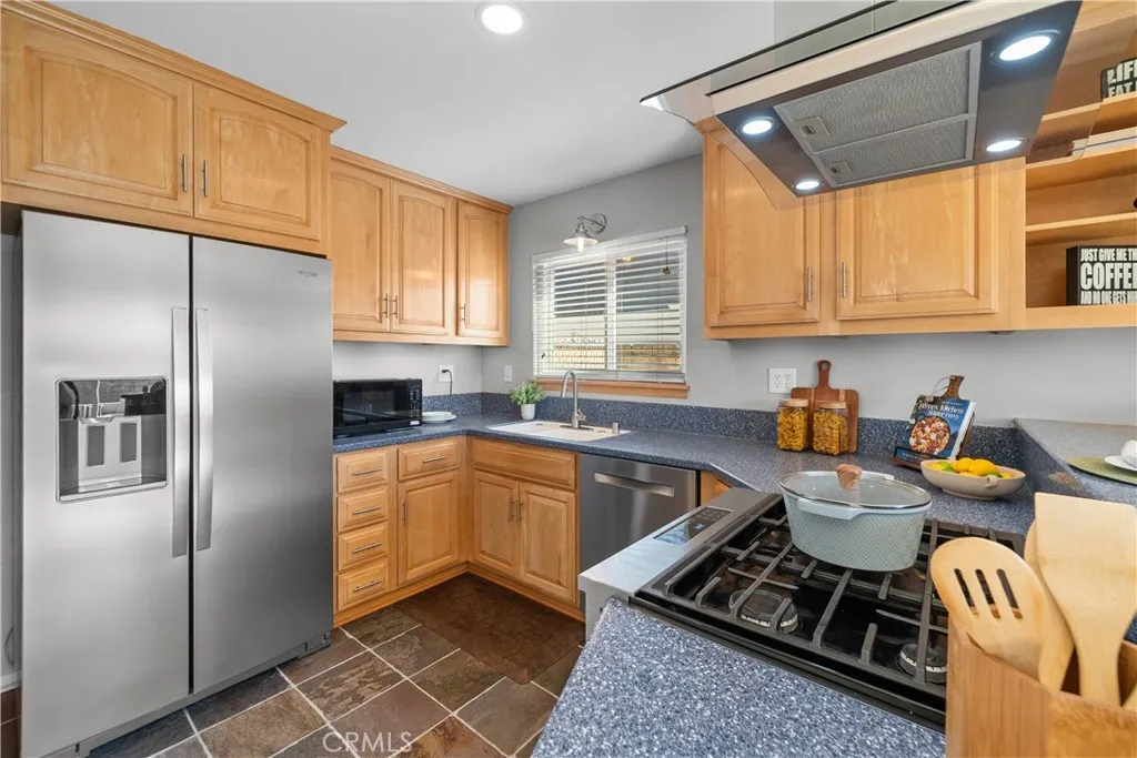 27939 Honeycomb, Saugus, California 91350 home-pic-16