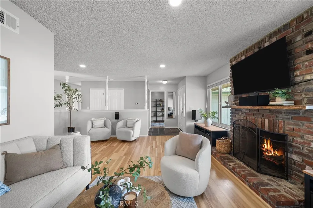 27939 Honeycomb, Saugus, California 91350 home-pic-6