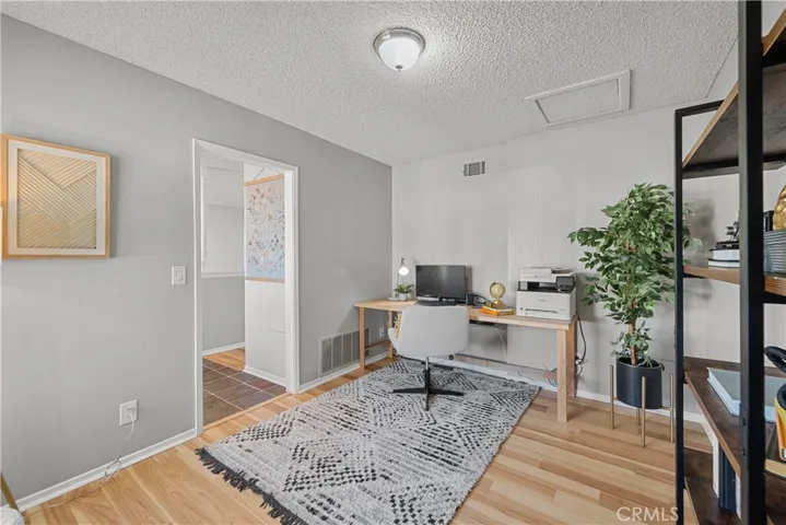 27939 Honeycomb, Saugus, California 91350