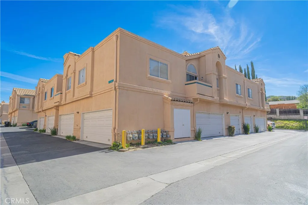 18834 Vista Del Canon, Newhall, California 91321 home-pic-4