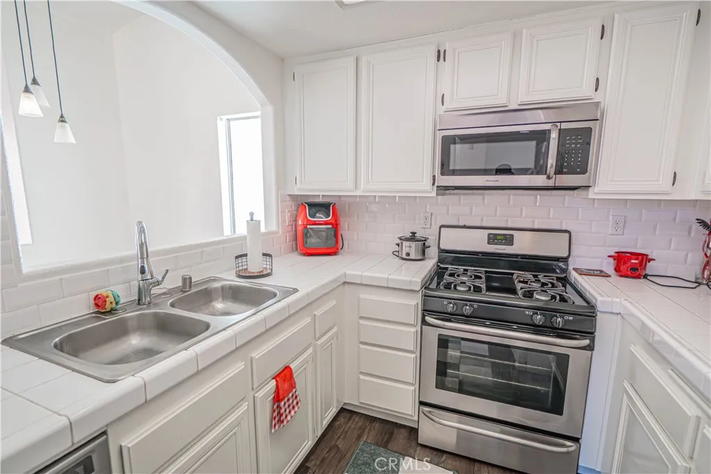 18834 Vista Del Canon, Newhall, California 91321 home-pic-18