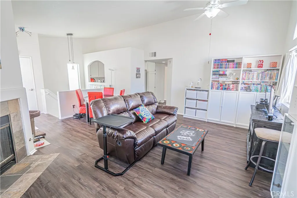 18834 Vista Del Canon, Newhall, California 91321 home-pic-5