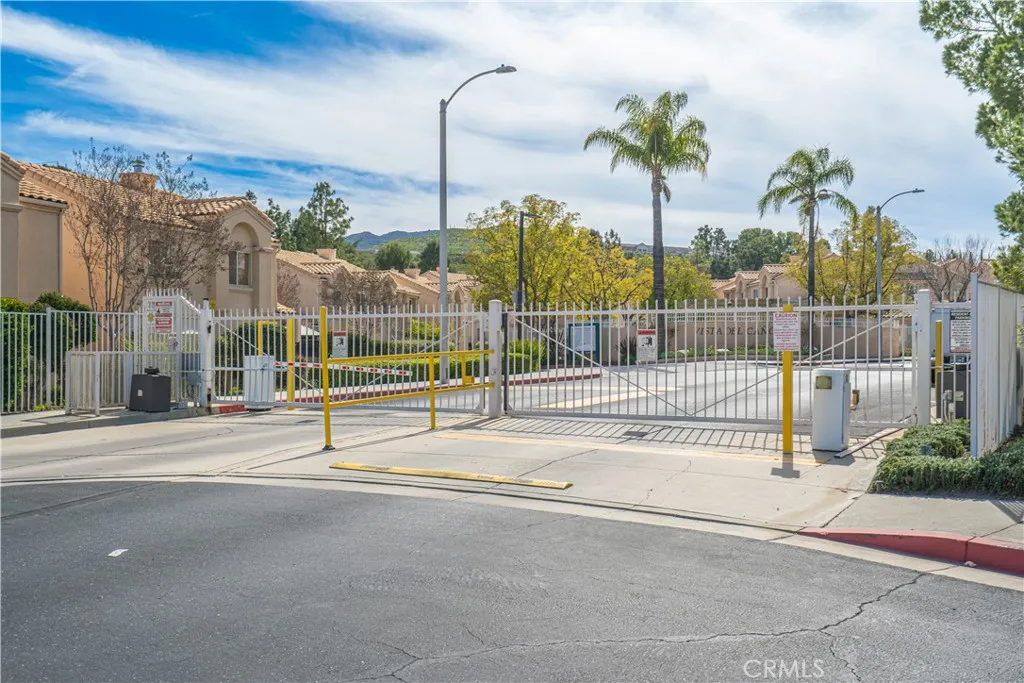 18834 Vista Del Canon, Newhall, California 91321 home-pic-21