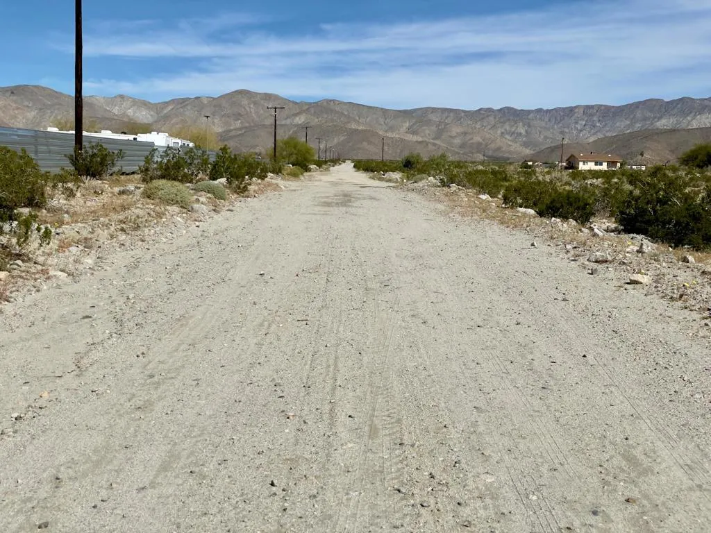 Road View North
