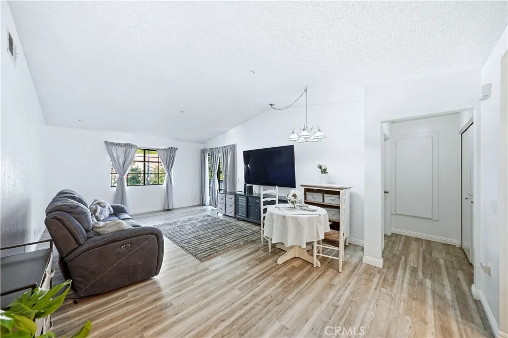 1774 Shady Oaks Court 116, Azusa, California 91702 home-pic-6