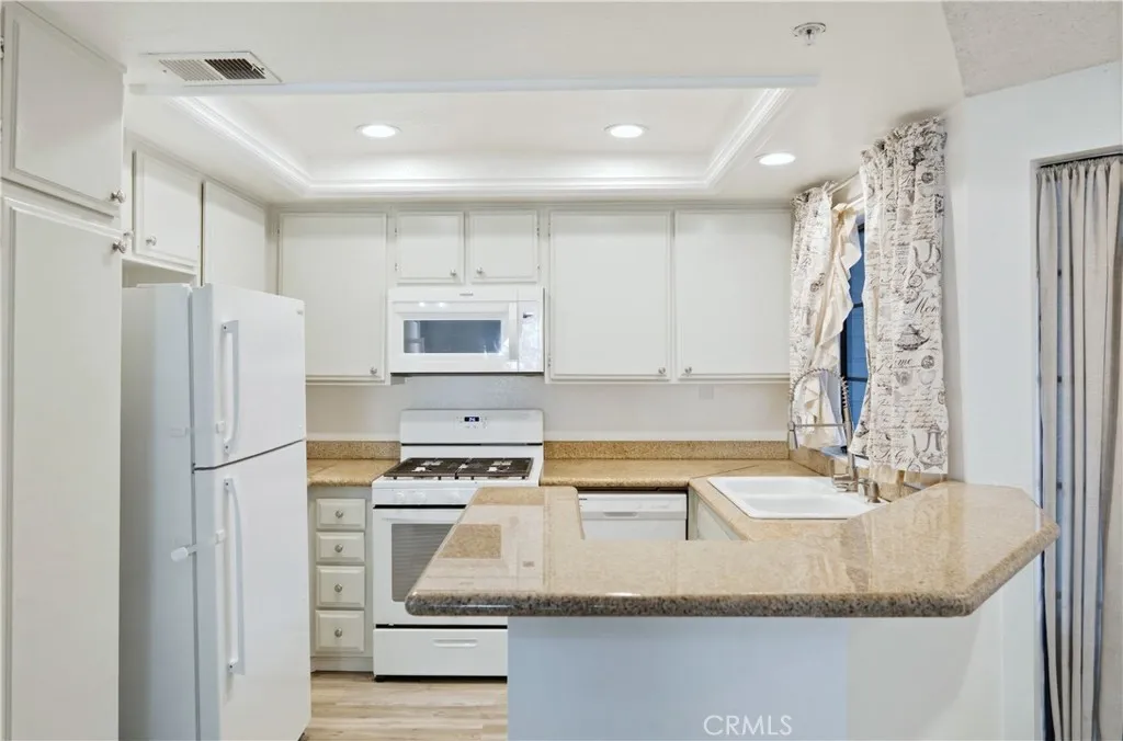 1774 Shady Oaks Court 116, Azusa, California 91702 home-pic-12
