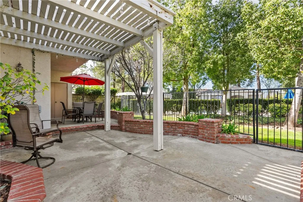 24436 Hampton Drive C, Valencia, California 91355 home-pic-44