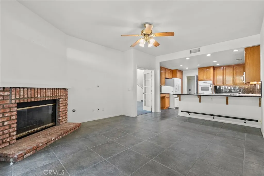 24436 Hampton Drive C, Valencia, California 91355 home-pic-14