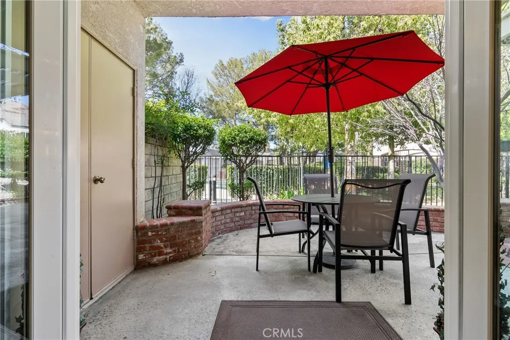 24436 Hampton Drive C, Valencia, California 91355 home-pic-40