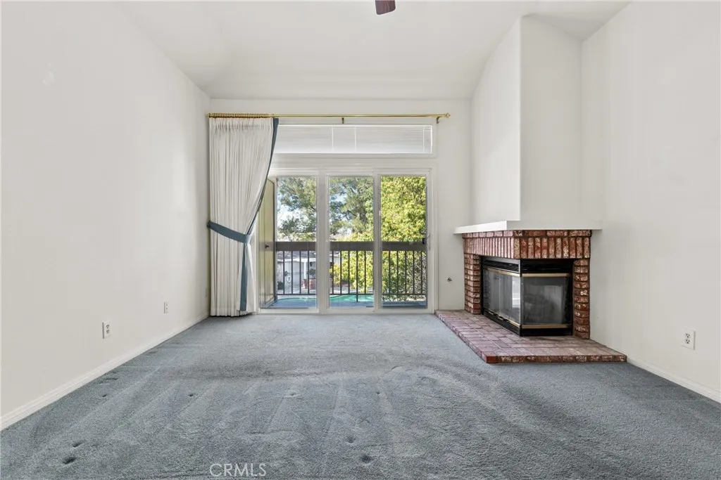 24436 Hampton Drive C, Valencia, California 91355 home-pic-29