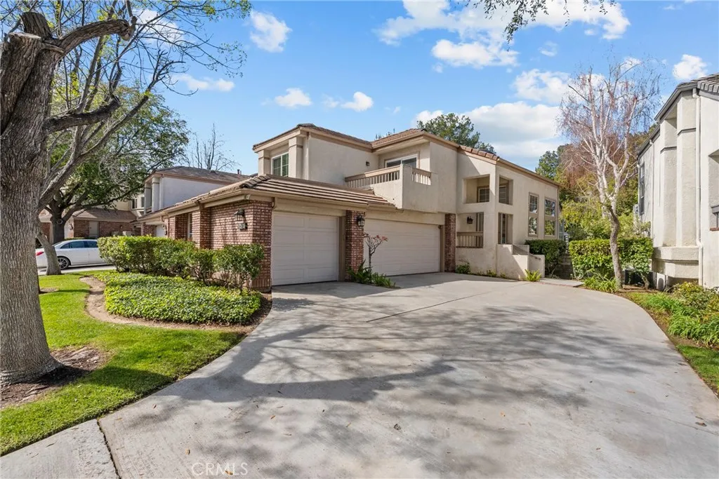 24436 Hampton Drive C, Valencia, California 91355 home-pic-1
