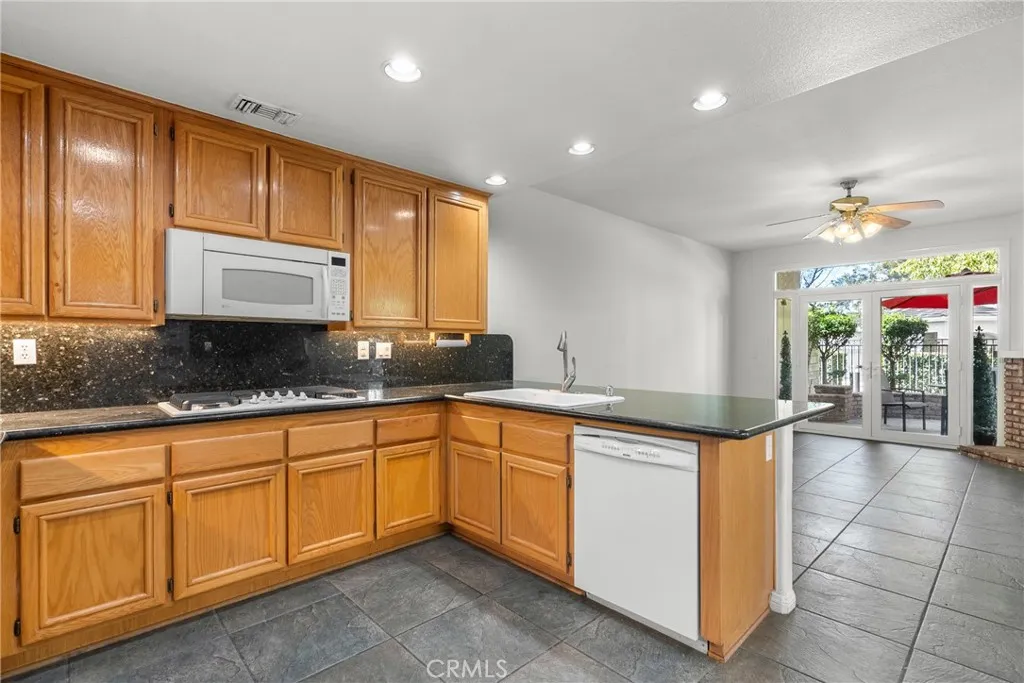 24436 Hampton Drive C, Valencia, California 91355 home-pic-18