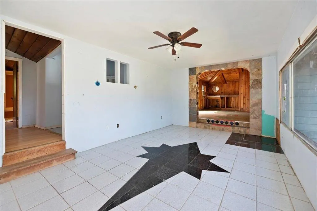 31500 Lake Shore Drive, Redlands, California 92373 home-pic-11