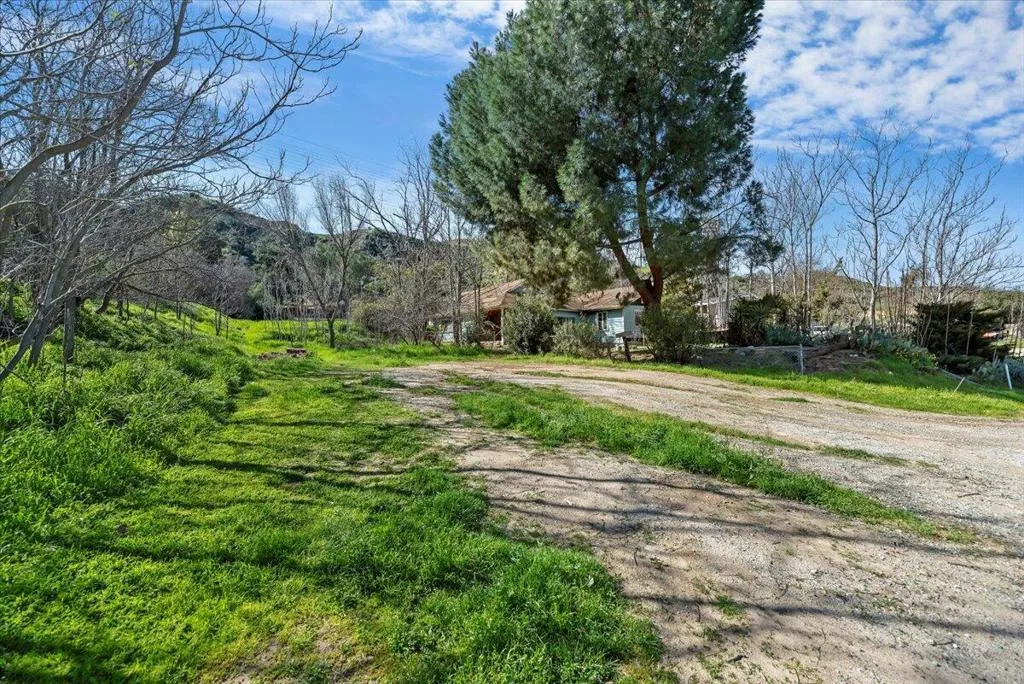 31500 Lake Shore Drive, Redlands, California 92373 home-pic-23