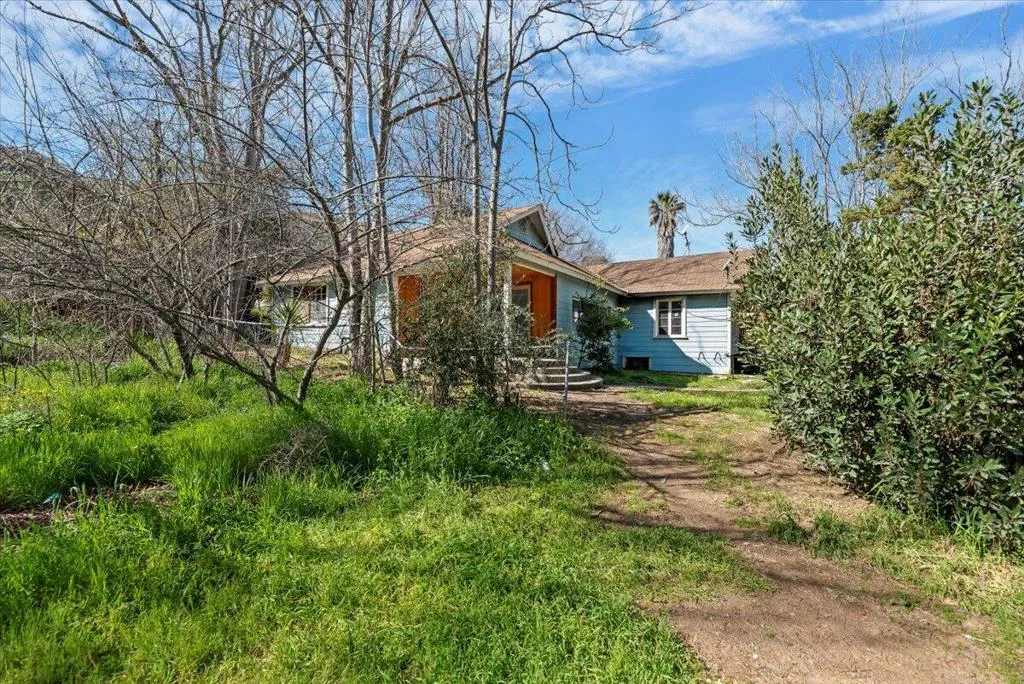 31500 Lake Shore Drive, Redlands, California 92373 home-pic-8