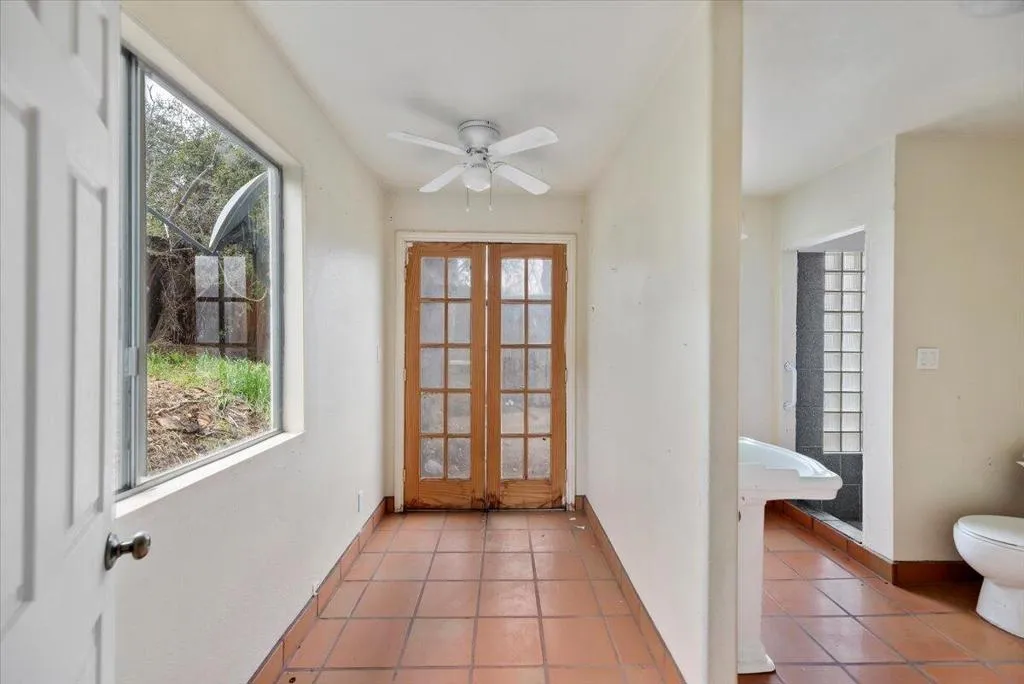31500 Lake Shore Drive, Redlands, California 92373 home-pic-19