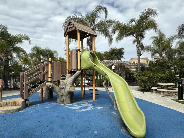 Tons of fun in this versatile play structure. Foundation is also padded for extra safety