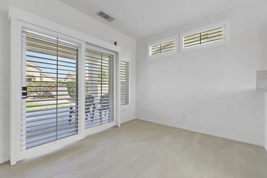 22 DINING AREA